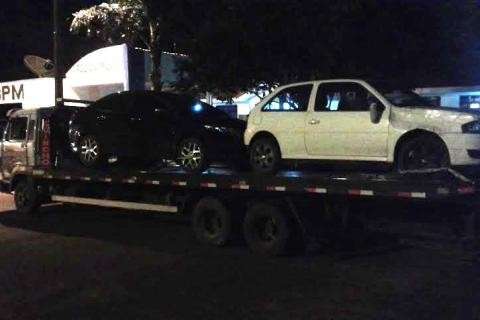 Pol&iacute;cia apreende 4 ve&iacute;culos usados para contrabando de cigarros na MS-141