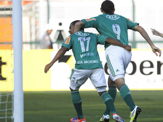  Pensando na Copa do Brasil, Palmeiras leva virada do Corinthians no Pacaembu