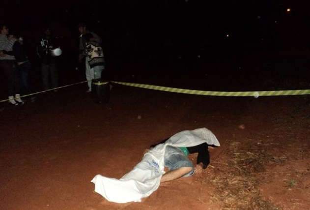  Ap&oacute;s desentendimento em clube, jovem &eacute; assassinado com cinco facadas em Caarap&oacute; 