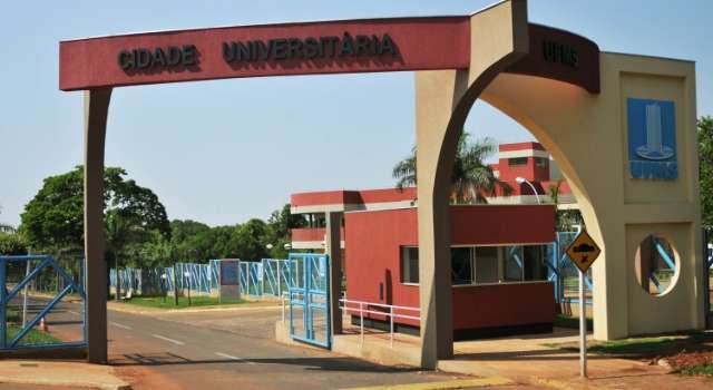 Ap&oacute;s semana parada, universidades retomam aulas na segunda