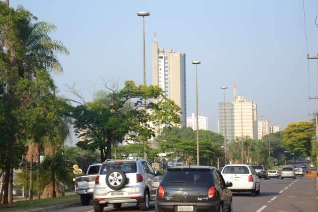 Quinta-feira &eacute; de calor e h&aacute; previs&atilde;o de chuva em Campo Grande