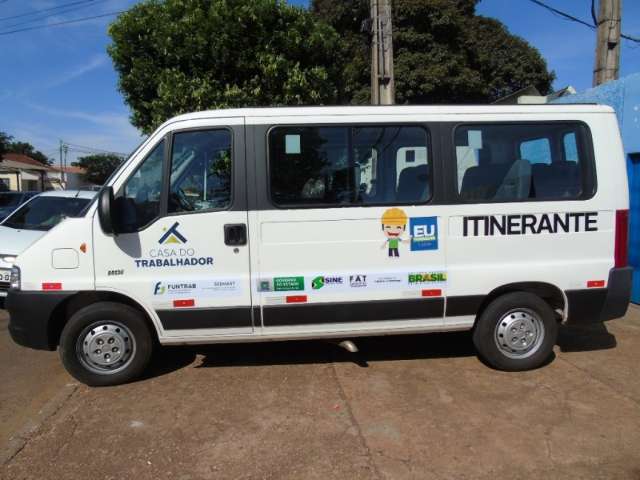 Para facilitar acesso ao mercado de trabalho, Funtrab lan&ccedil;a unidade m&oacute;vel  