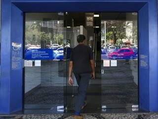 Nascidos em novembro e dezembro sem conta na Caixa podem sacar FGTS Nascidos em novembro e dezembro sem conta na Caixa podem sacar FGTS