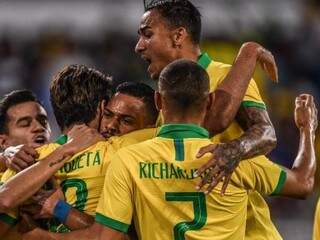 Brasileiros comemoram gol contra a Coreia do Sul. (Foto: Pedro Martins/MoWA Press)