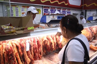 Açougues indicam que, na hora de escolher, consumidor ainda opta pela carne bovina. (Foto: Arquivo)