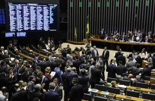 Parlamentares no plenário da Câmara dos Deputados durante sessão. (Foto: Luis Macedo/Câmara dos Deputados/Arquivo)