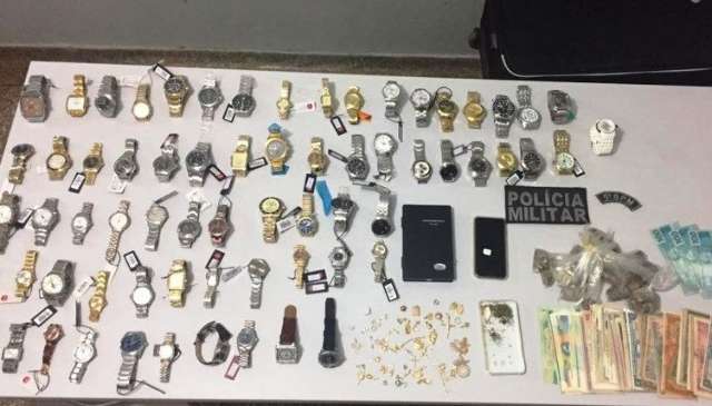 Homem &eacute; preso com R$ 100 mil em objetos furtados de loja