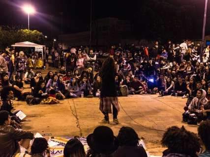 No Belmar e na Praça Aquidauana, grupos promovem batalhas de rap e poesia