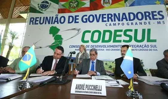 Andr&eacute; convida Reinaldo para encontro de governadores