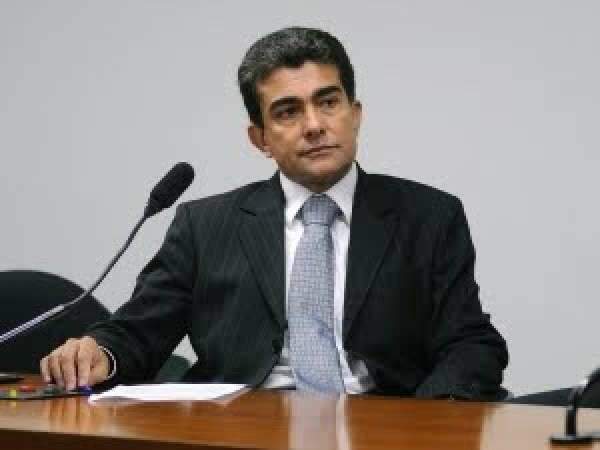 Mar&ccedil;al Filho clonou quase todos os projetos