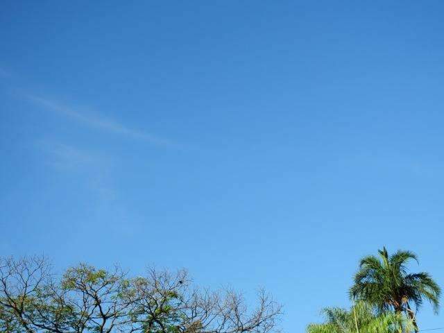 Segunda-feira amanhece com c&eacute;u claro e deve chover no decorrer do dia