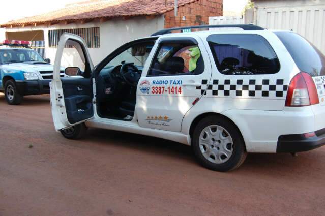  Ap&oacute;s morte, sindicato quer que viaturas abordem t&aacute;xis na madrugada