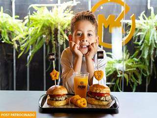 Zack criou um combo com hambúrguer, Batata Smile e suco de laranja. (Foto: Octopuz Marketing)