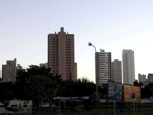 Quinta-ser&aacute; de temperaturas altas com possibilidade de chuva em MS 