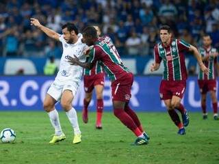 Lance do embate entre Cruzeiro e Fluminense, terminou sem gols na noite desta quarta-feira. (Foto: CruzeiroFC) 