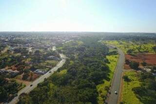 Imagem aérea da propriedade onde está localizada a nascente do Bandeira. (Foto:Álvaro Carvalho/ Arquivo pessoal)