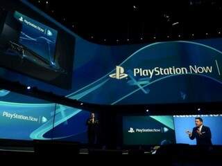 Presidente da Sony apresenta alguns lançamentos.