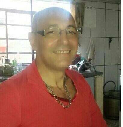 Encontrado morto de cueca e com pesco&ccedil;o ferido era estilista de 54 anos