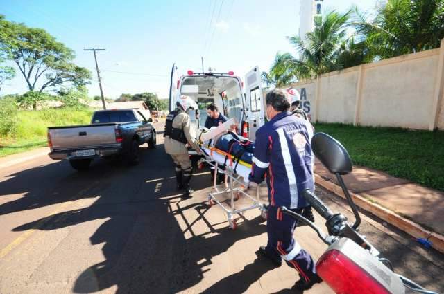 Bombeiro fica ferido em acidente na avenida Tamandar&eacute; 