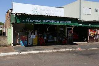 Nos últimos 9 anos, bar &quot;Tribuna dos Amigos&quot; virou mercearia da filha. (Foto: Marcelo Victor)