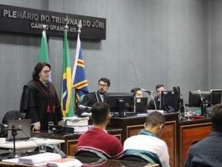 Promotoria durante sustentação do caso, nesta quinta-feira (07). (Foto: TJMS) 