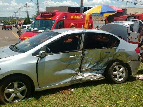 Mulher morre e cinco ficam feridos em acidente na Avenida Guaicurus