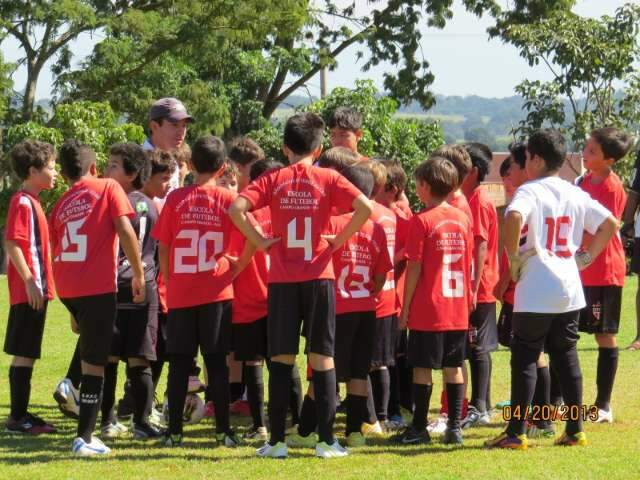 Escola de Futebol do S&atilde;o Paulo faz peneirada nesta quinta-feira 