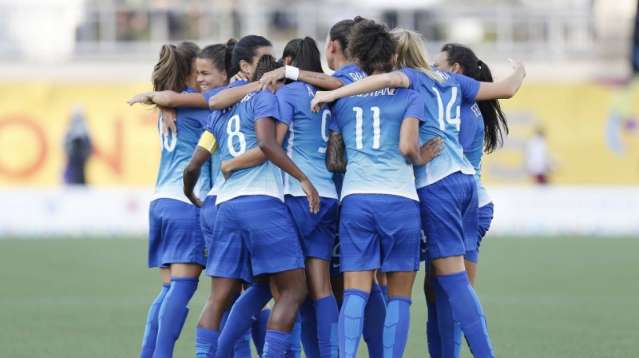 Brasil goleia a Col&ocirc;mbia e leva mais um ouro no futebol feminino