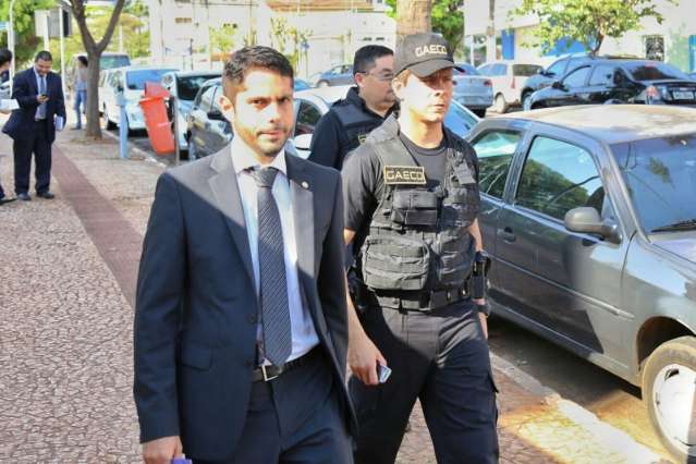 Gaeco cumpre decis&atilde;o da Justi&ccedil;a e afasta Gilmar Olarte do cargo