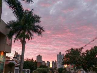 Dia amanhecendo em Campo Grande; mínima foi de 19ºC na Capital, segundo o Inmet (Foto: Henrique Kawaminami)