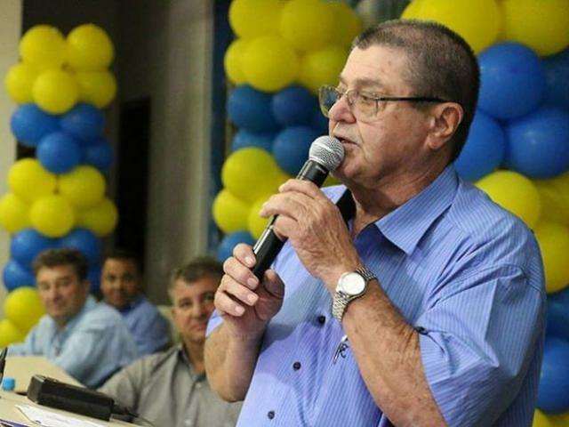 Prefeito &eacute; acusado de contratar parentes sem licita&ccedil;&atilde;o durante 8 anos