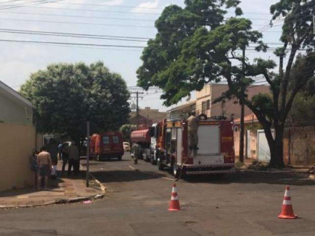 Idoso tem queimadura no bra&ccedil;o quando combatia inc&ecirc;ndio em casa