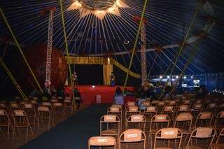 O Top Circo é modesto, mas um dos mais tradicionais em Mato Grosso do Sul. (Foto: Thailla Torres)