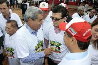 Undokai tem futebol de autoridades e prefeito tocando trompete