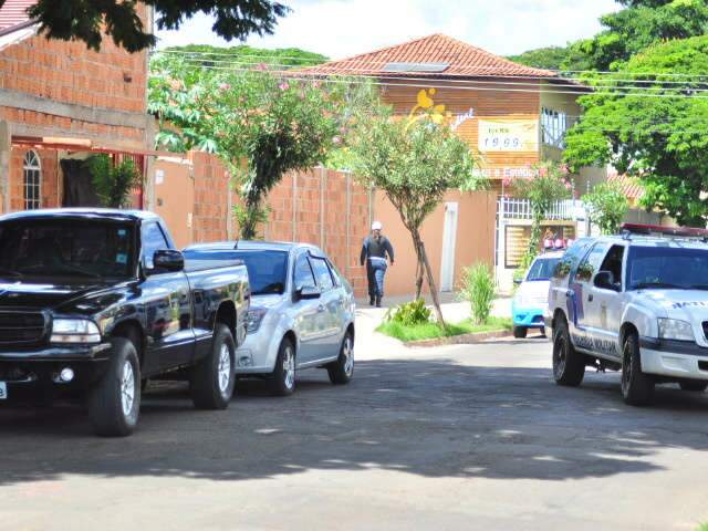  Policial &eacute; encontrado morto a tiro em casa e a suspeita &eacute; de suic&iacute;dio