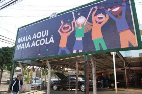 OUTDOOR BOLSONARO  Justiça determina retirada em 48 horas