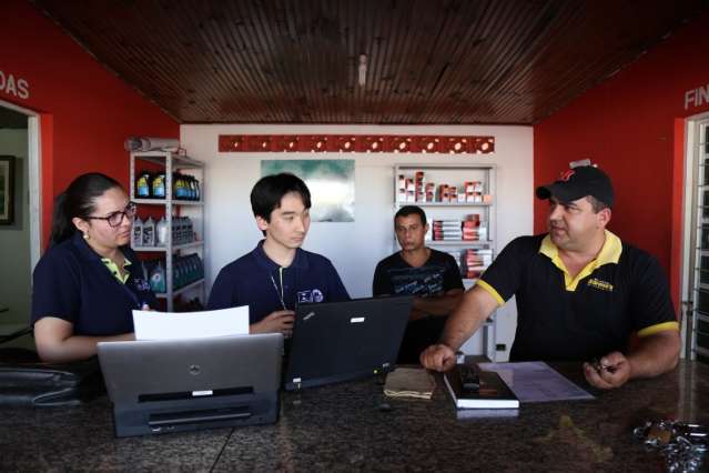 Opera&ccedil;&atilde;o do Inmetro combate irregularidades em baterias de carros