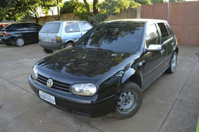 Quadrilha presa em t&aacute;xi &ldquo;arrastou&rdquo; dois carros de luxo para o Paraguai