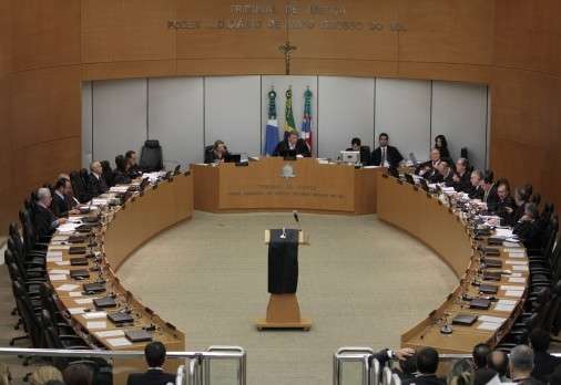&Oacute;rg&atilde;o Especial julga 25 processos em mais de 3 horas de sess&atilde;o