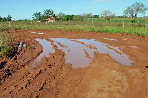 Chuvas prejudicam estradas e deixam alunos de assentamentos sem aulas