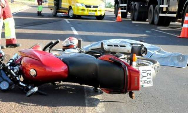  Motociclista de 48 anos morre ao colidir com ve&iacute;culo pesado na BR-163 