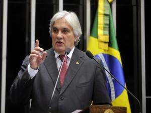 Cerver&oacute; diz que Delc&iacute;dio recebeu propina durante constru&ccedil;&atilde;o de termel&eacute;tricas