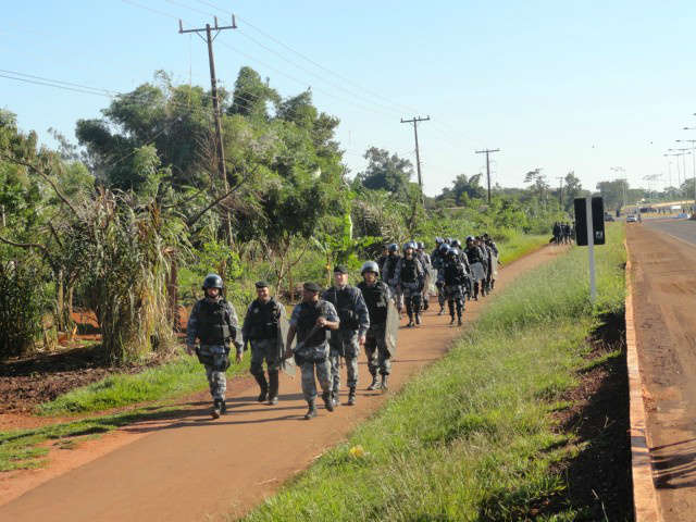  Ind&iacute;genas fecham trecho da rodovia MS-156 entre Itapor&atilde; e Dourados