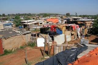 Cerca de 400 famílias residem na Favela Cidade de Deus. (Foto: Marcos Ermínio)