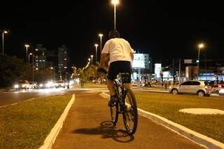 Principal avenida da Capital, a Afonso Pena, é bastante utilizada para a prática de pedalada. (Foto: Marcelo Victor/Arquivo)