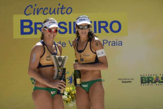 Dirigente aposta em ouro de jogadora de MS no v&ocirc;lei de praia
