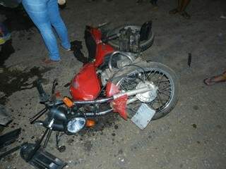 O condutor da moto morreu no hospital. (Fotos: Rádio Caçula)