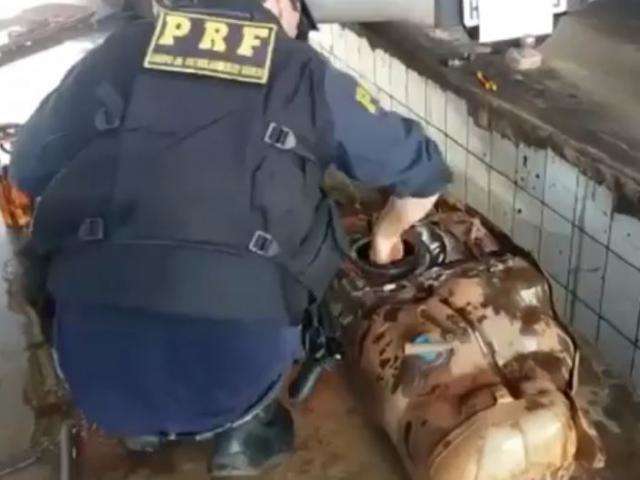 Caminhonete com 20 kg de coca&iacute;na escondidos &eacute; apreendida na BR-262 