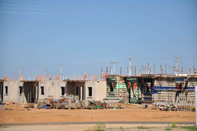  Sem receber, empreiteiras param constru&ccedil;&atilde;o de condom&iacute;nios