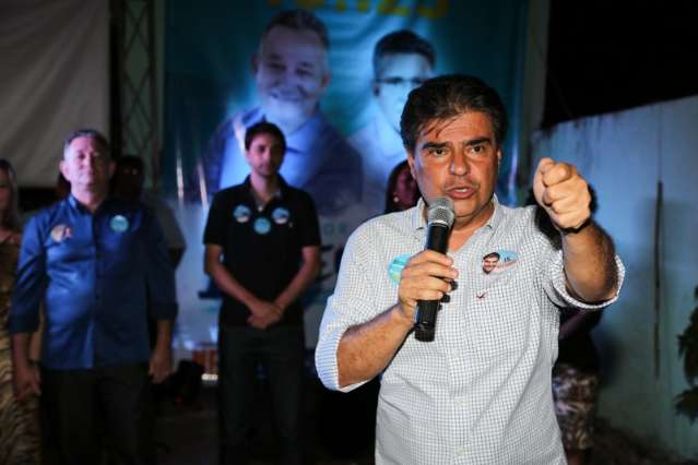 Candidatos esperam mais doa&ccedil;&otilde;es para suprir d&eacute;ficit de R$ 12,5 milh&otilde;es
